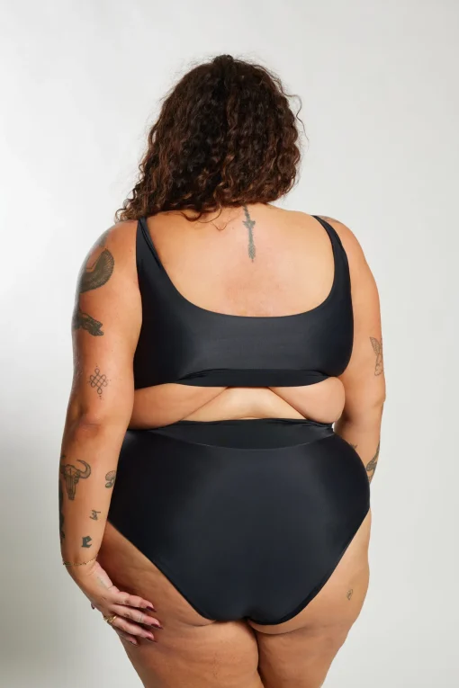 Gia Bikini Top Curve - Black on Black