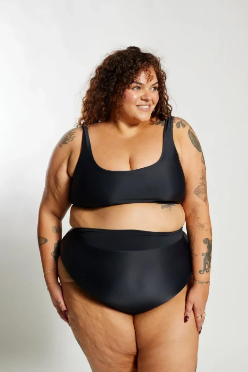 Gia Bikini Top Curve - Black on Black