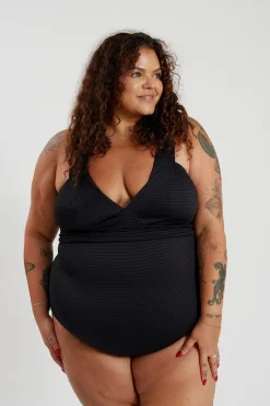 Gwen One Piece Curve - Black Runch