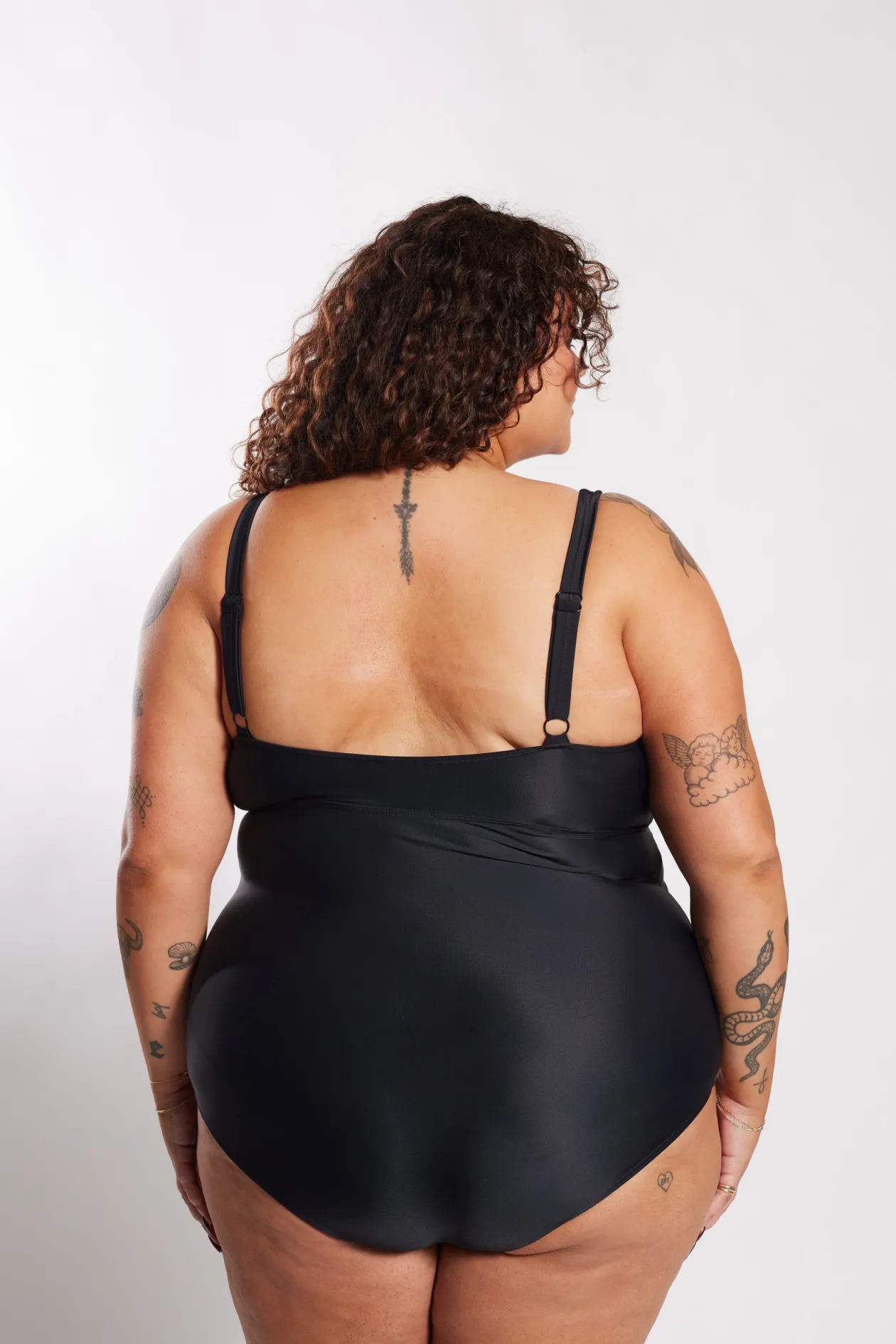 Gwen One Piece Curve - Black on Black