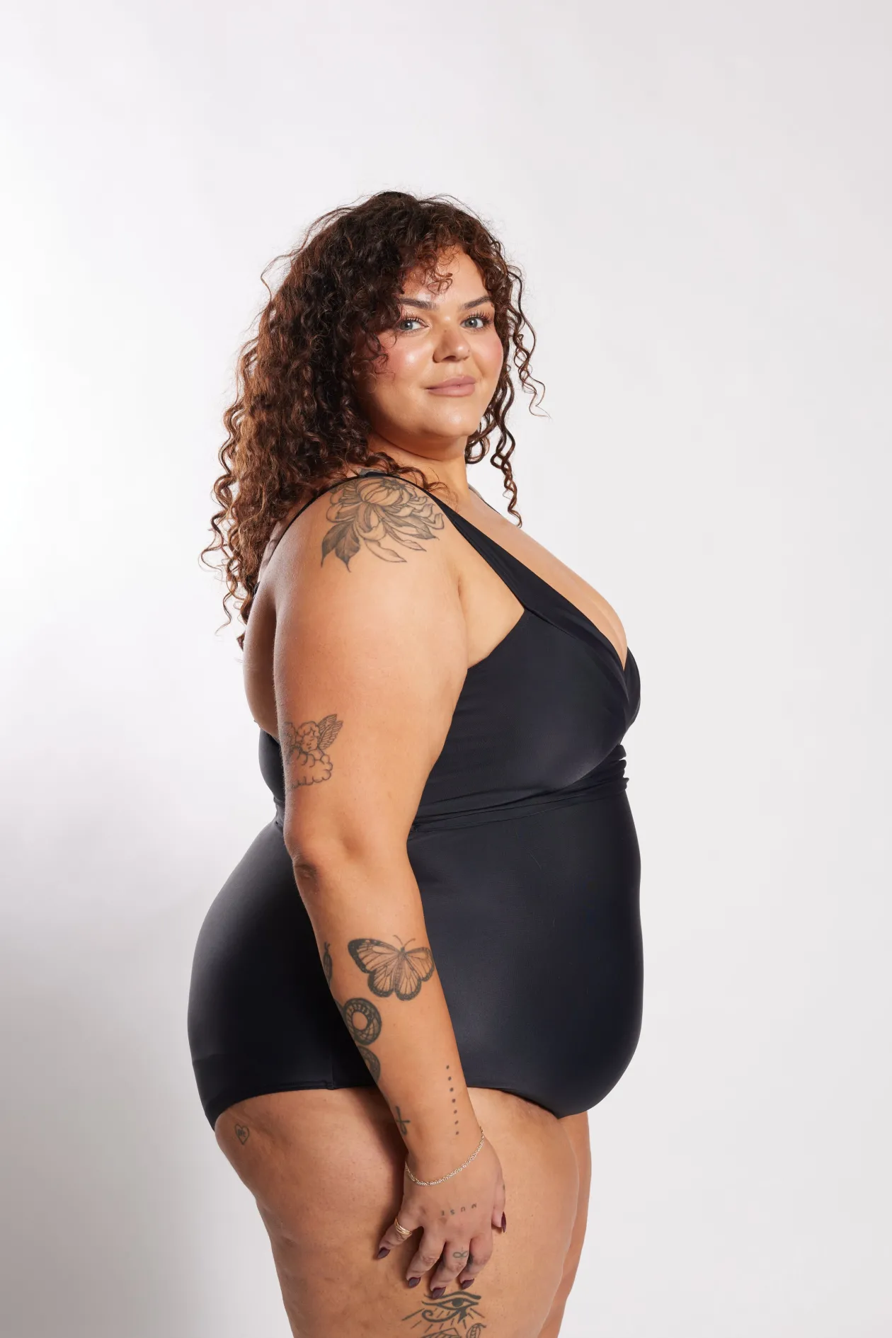Gwen One Piece Curve - Black on Black