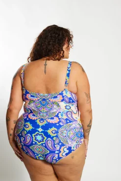 Gwen One Piece Curve - Peacock Swirls