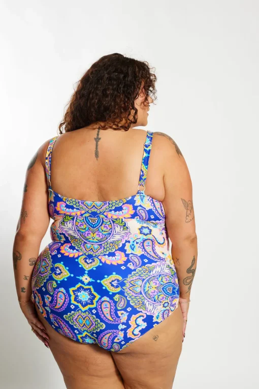 Gwen One Piece Curve - Peacock Swirls